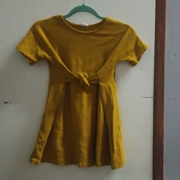 girls mustard clothes